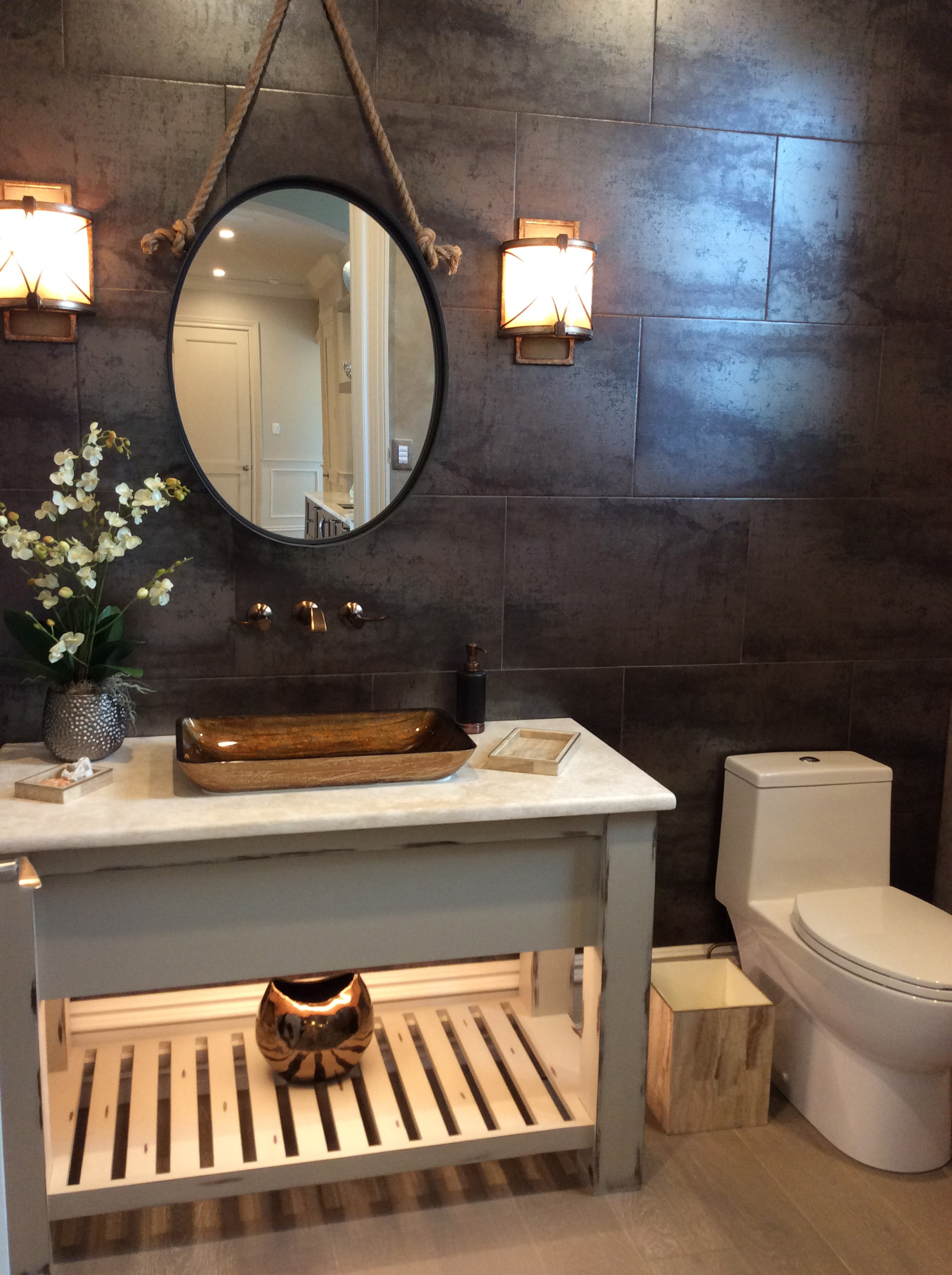 Hermitage Powder Bathroom